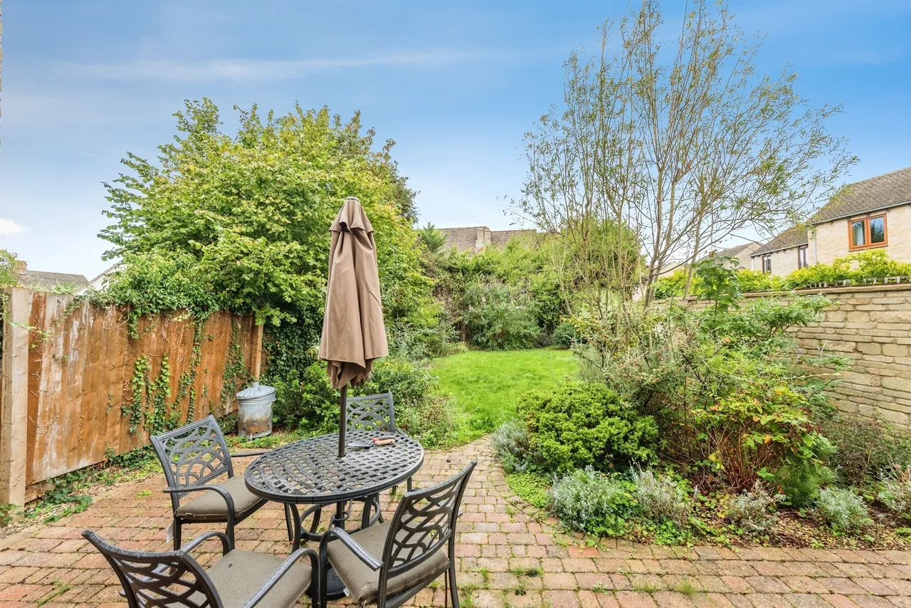 Calais Dene, Bampton, OX18, photo 9
