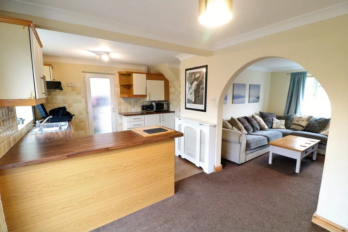 First Avenue, Telford, photo 3