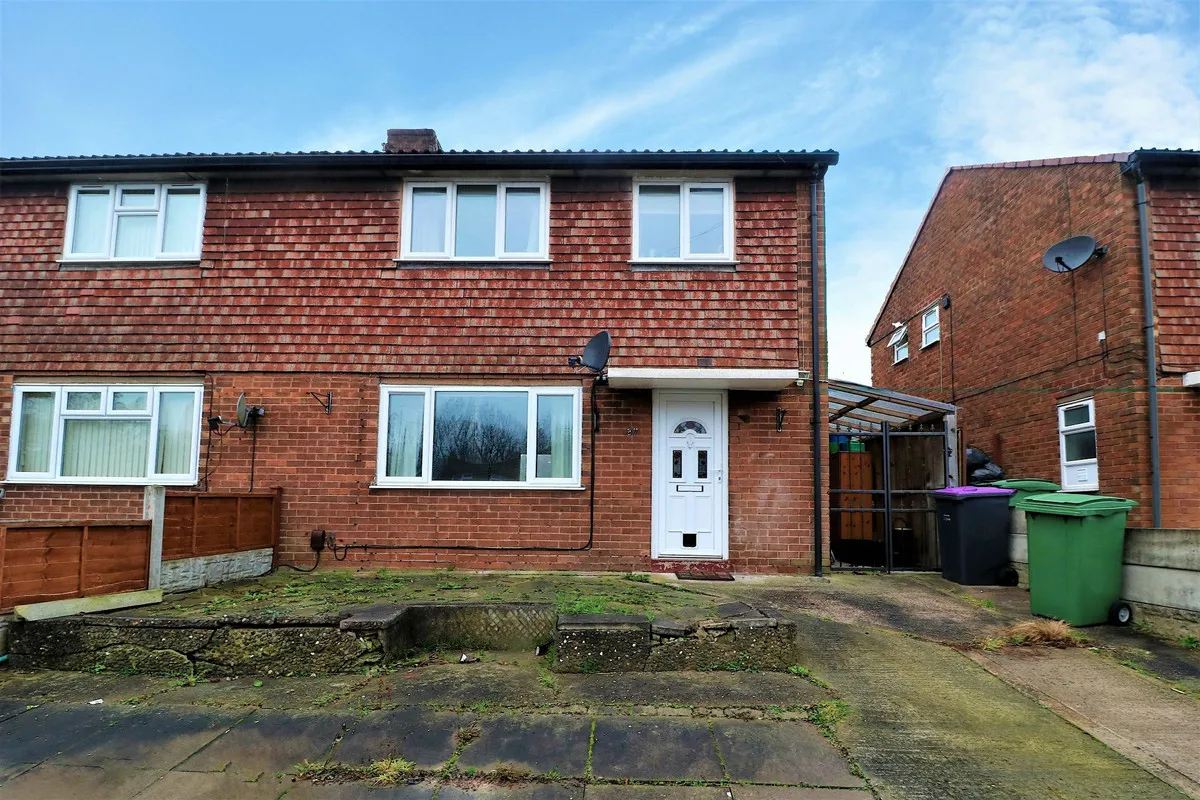 3 bed property for sale, First Avenue, Telford