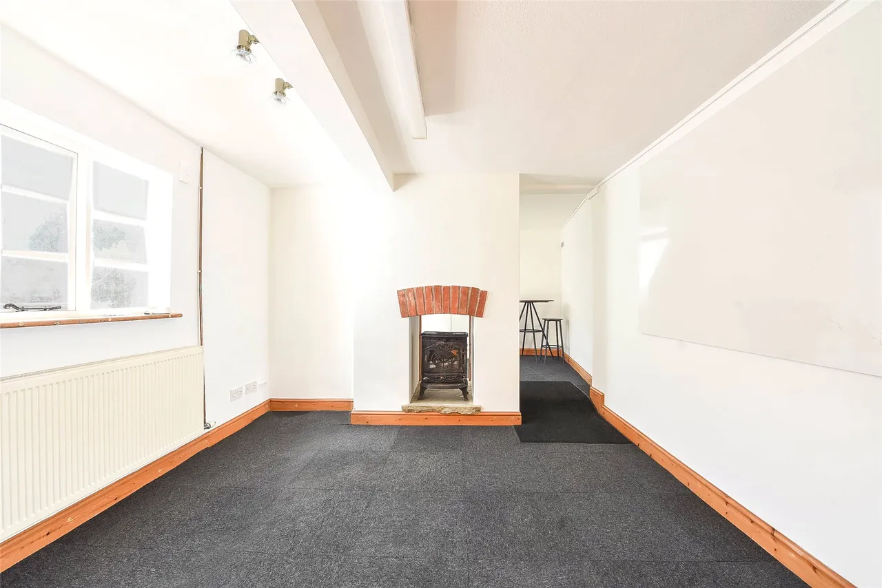 High Street, Harrold, MK43, photo 18