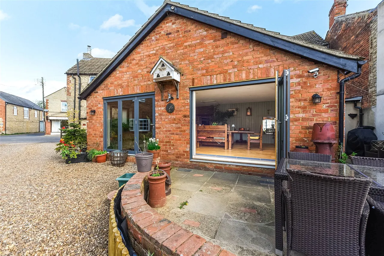 High Street, Harrold, MK43, photo 25