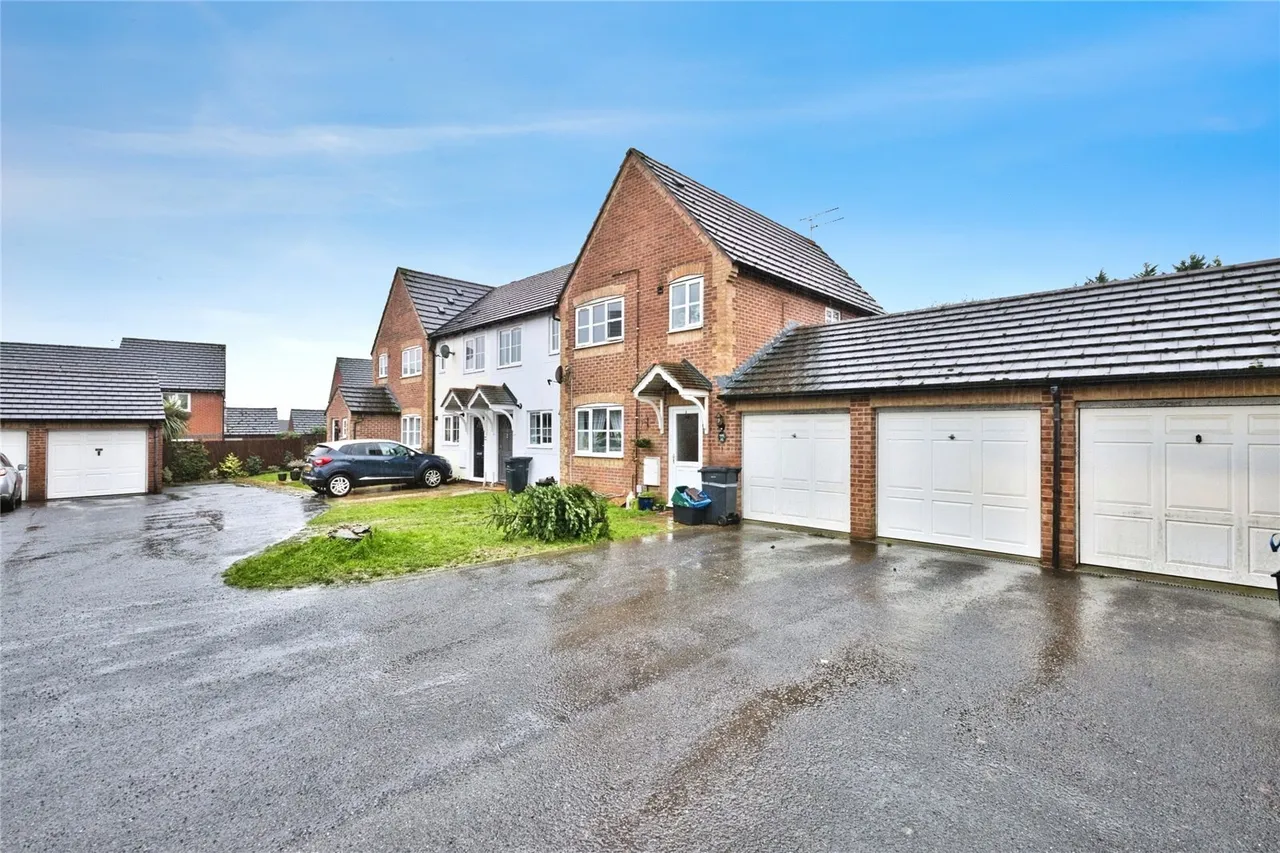 Glastonbury Court, Yeovil, BA21, photo 8