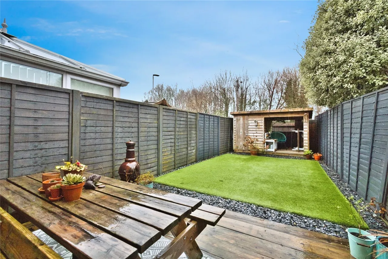 Glastonbury Court, Yeovil, BA21, photo 6