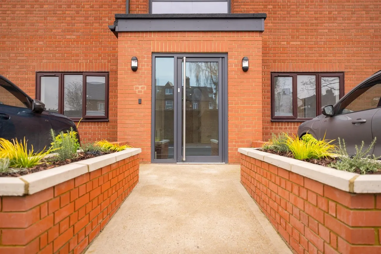 Barttelot Road, RH12 1BJ, photo 2