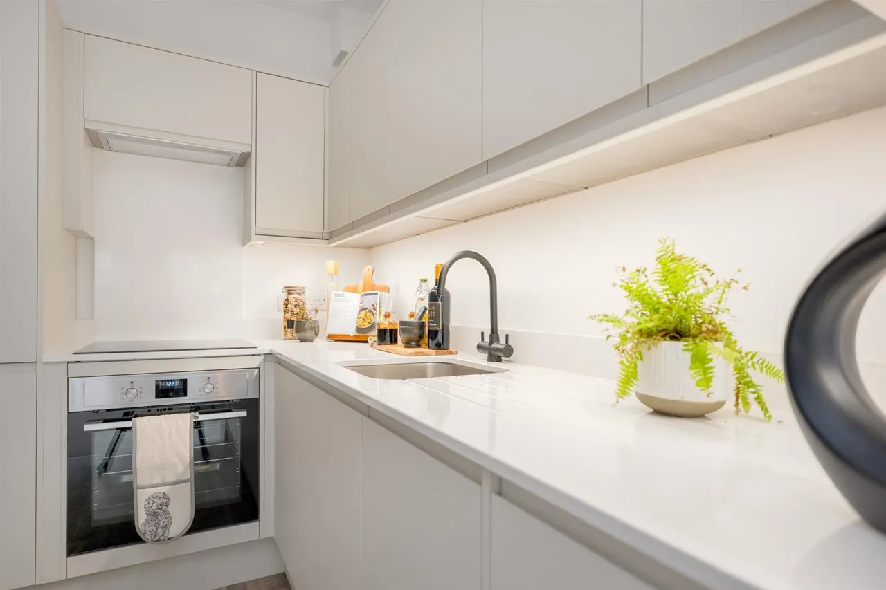 Barttelot Road, RH12 1BJ, photo 11