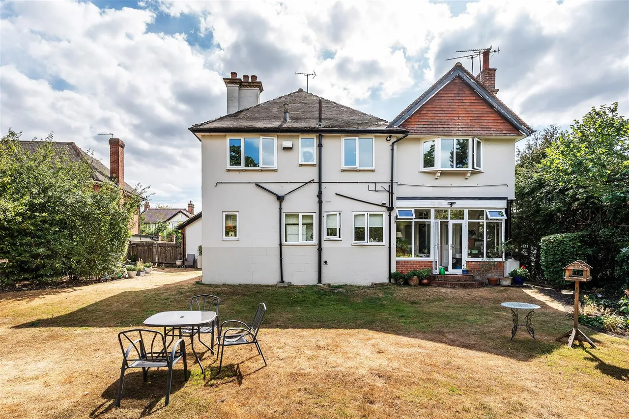 Barnett Wood Lane, Ashtead, KT21, photo 13