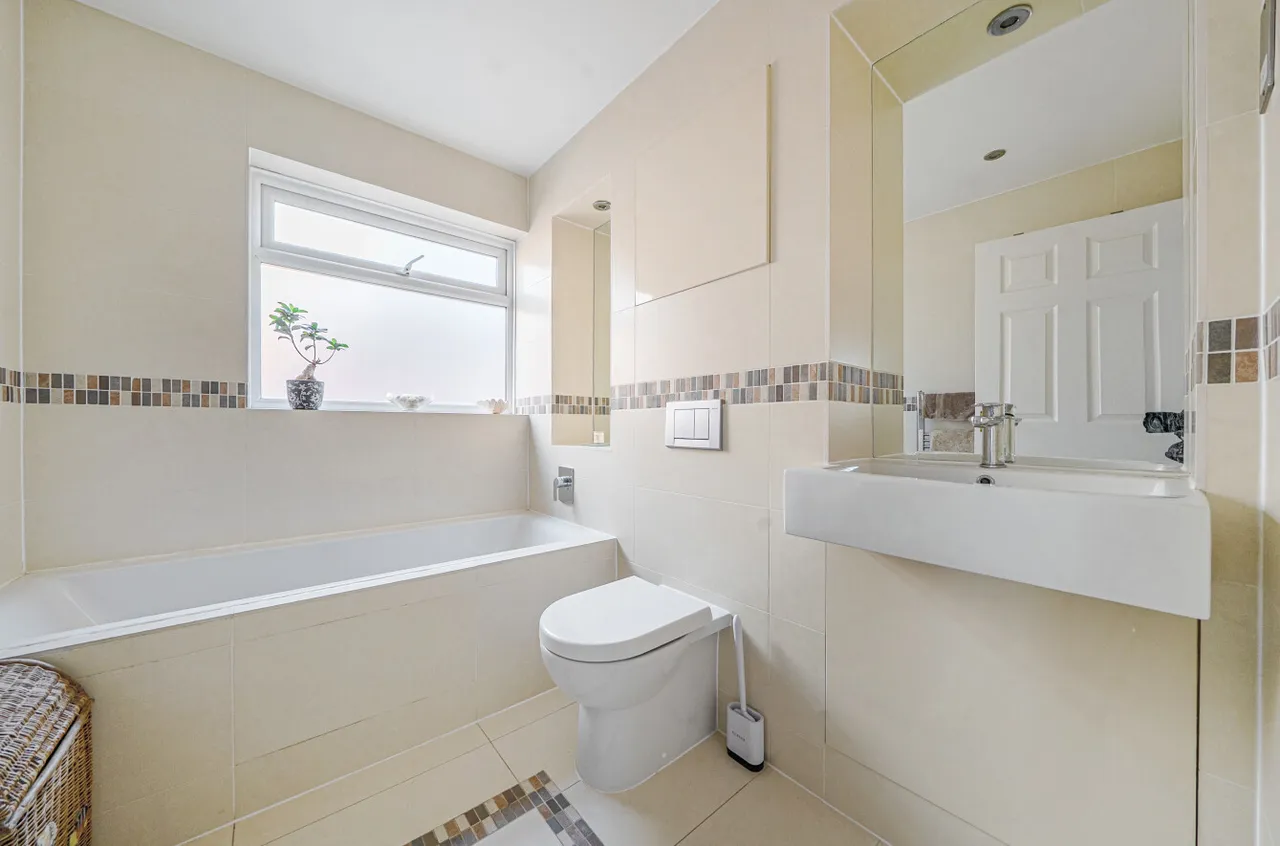 Crest Close, Portchester, PO16, photo 9