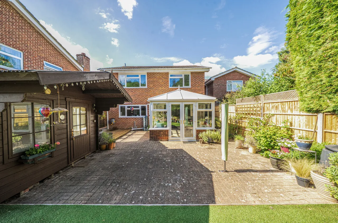 Crest Close, Portchester, PO16, photo 14