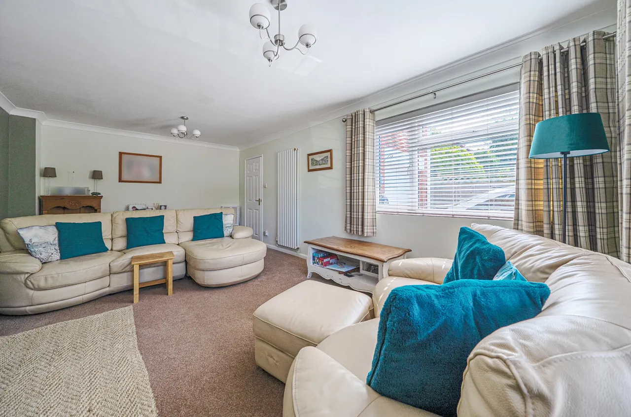 Crest Close, Portchester, PO16, photo 13