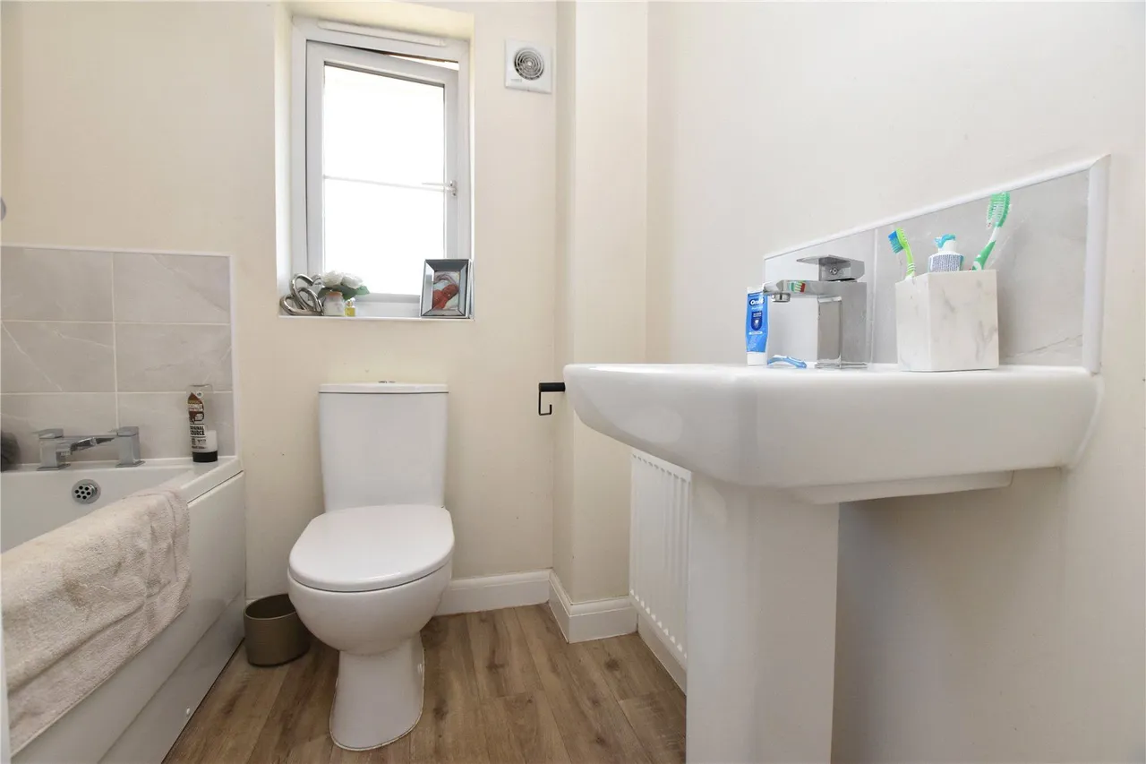 St. Michaels Drive, East Ardsley, WF3, photo 9