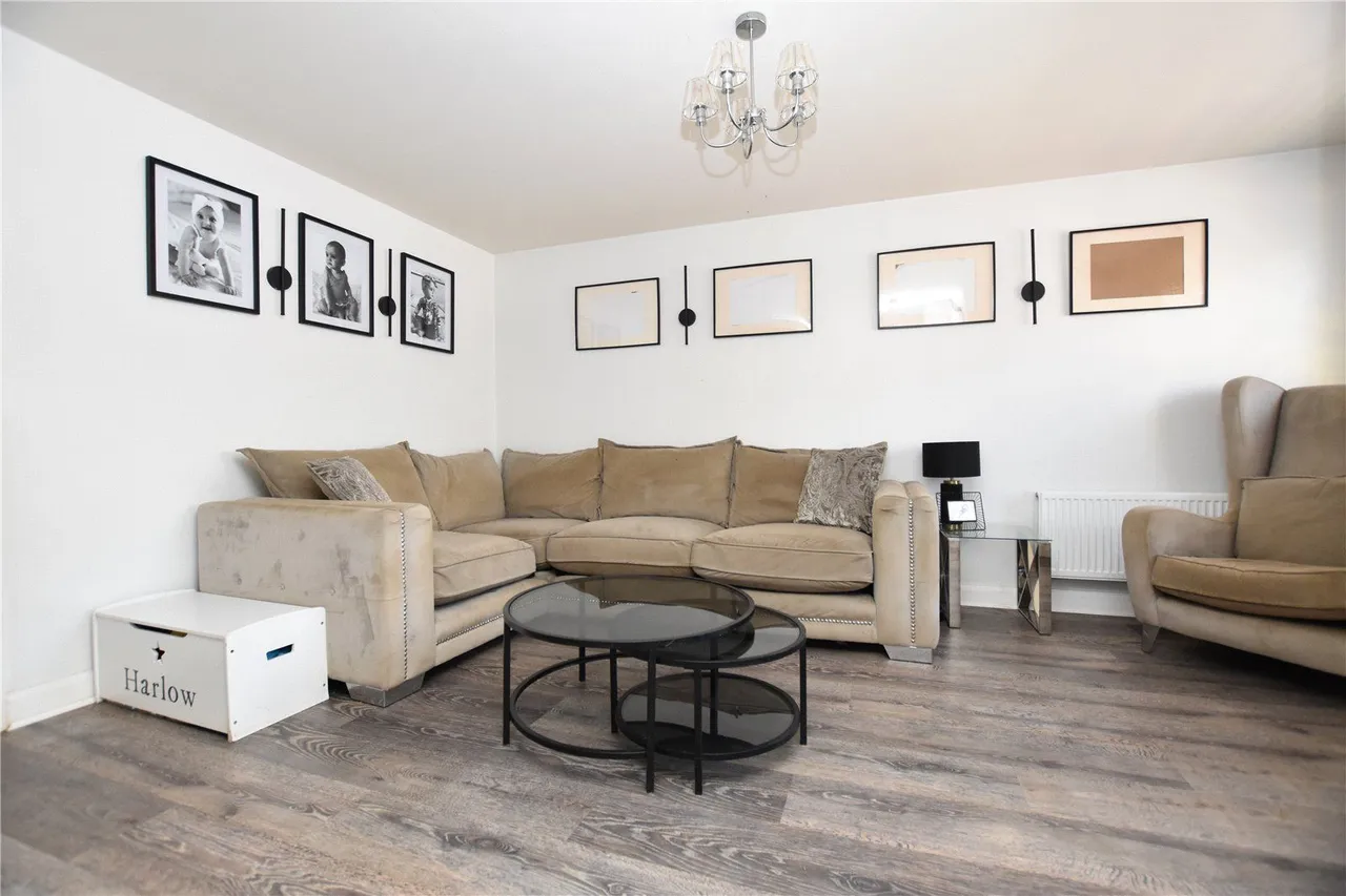 St. Michaels Drive, East Ardsley, WF3, photo 3