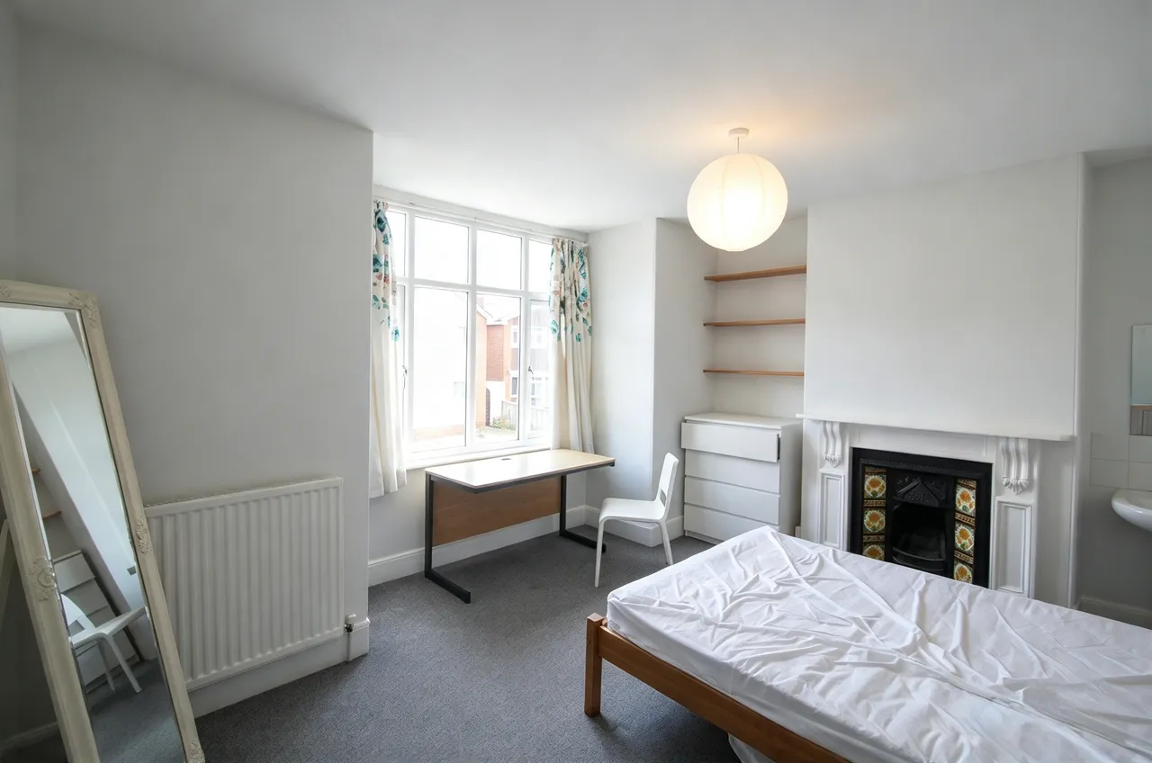 Edgerton Park Road, photo 7