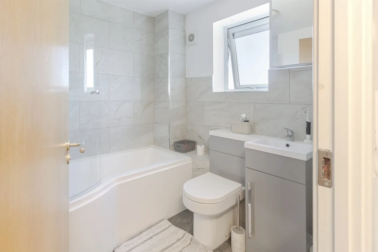 Sandhills Avenue, Hamilton, Leicester, photo 9