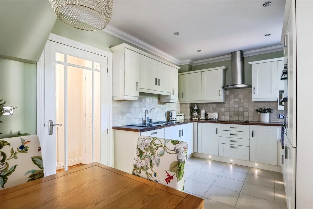Balston Road, Poole, BH14, photo 4