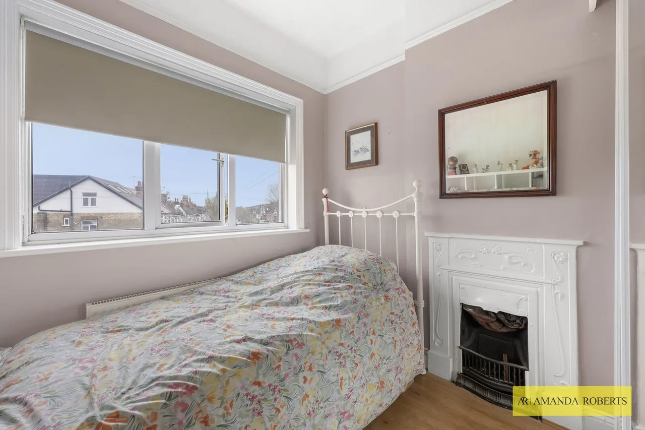 Mornington Road, London, photo 17