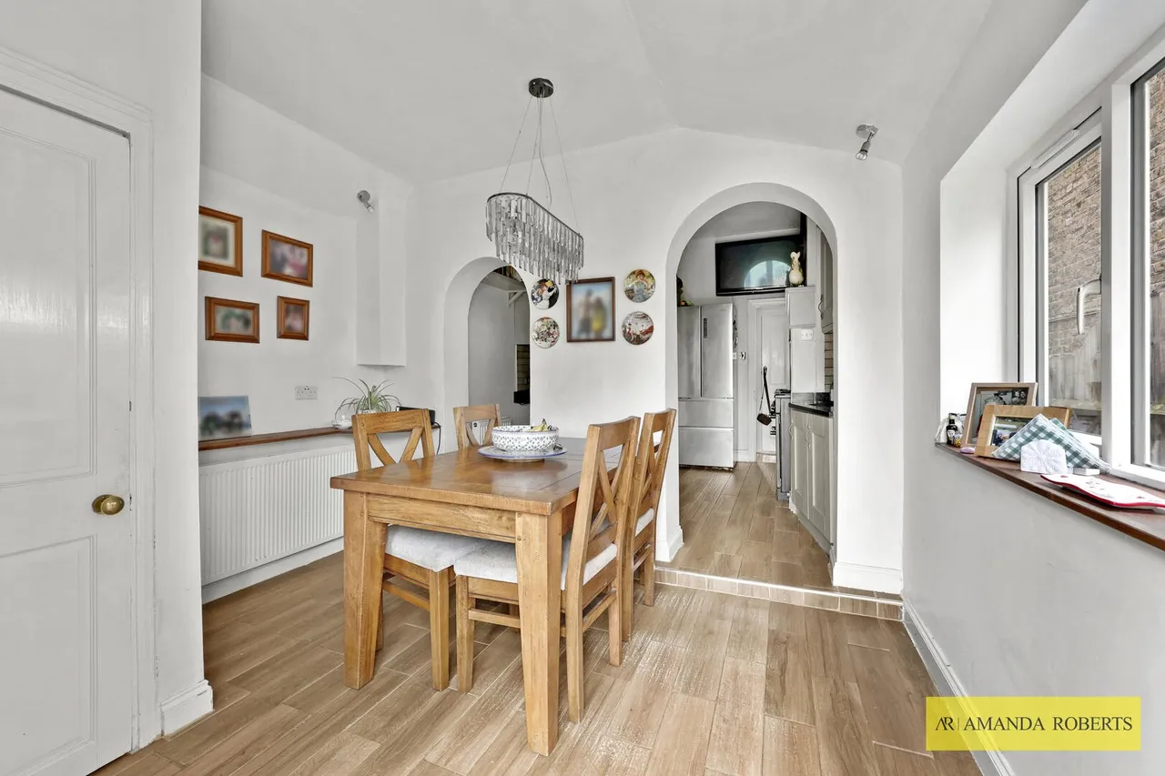 Mornington Road, London, photo 6