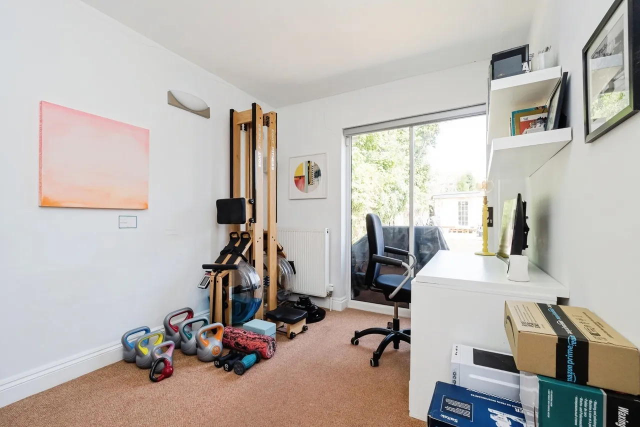 Fairlop Road, London, E11, photo 14
