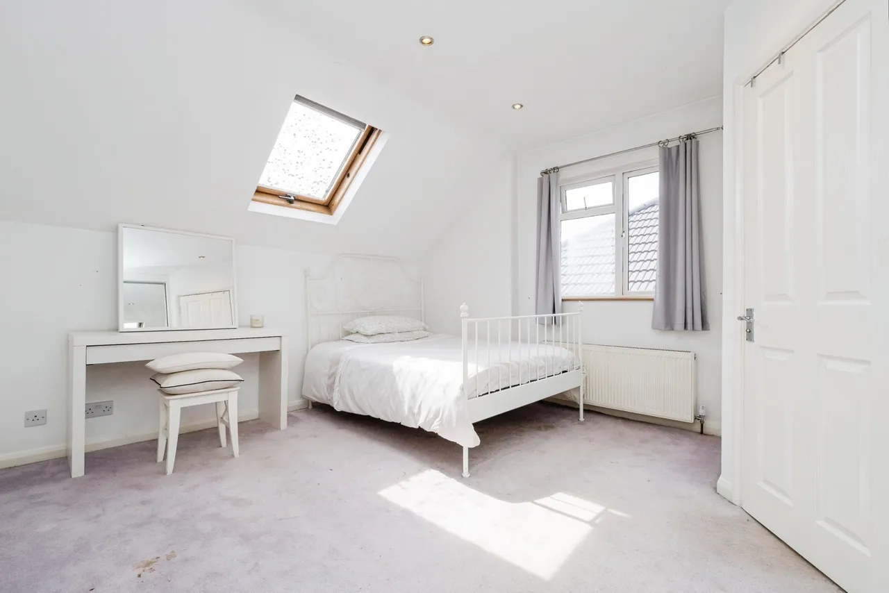 Fairlop Road, London, E11, photo 12