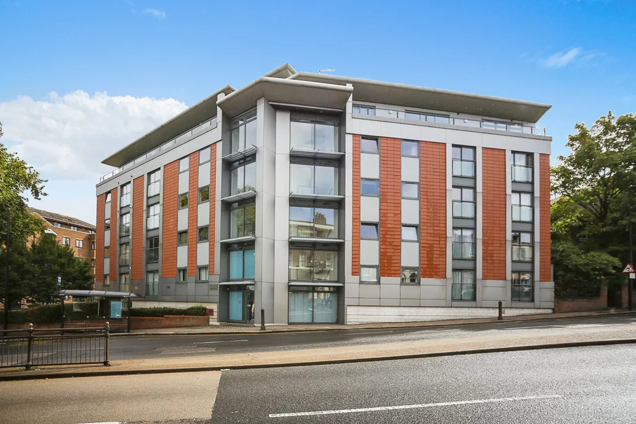 2 bed flat to rent, St. Catherines Court, Star Hill. Rochester, ME1