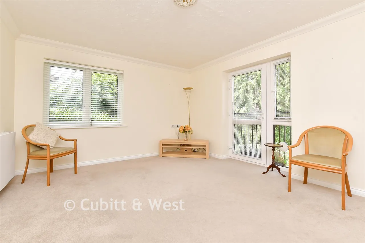 Great Tattenhams, Epsom, KT18, photo 5