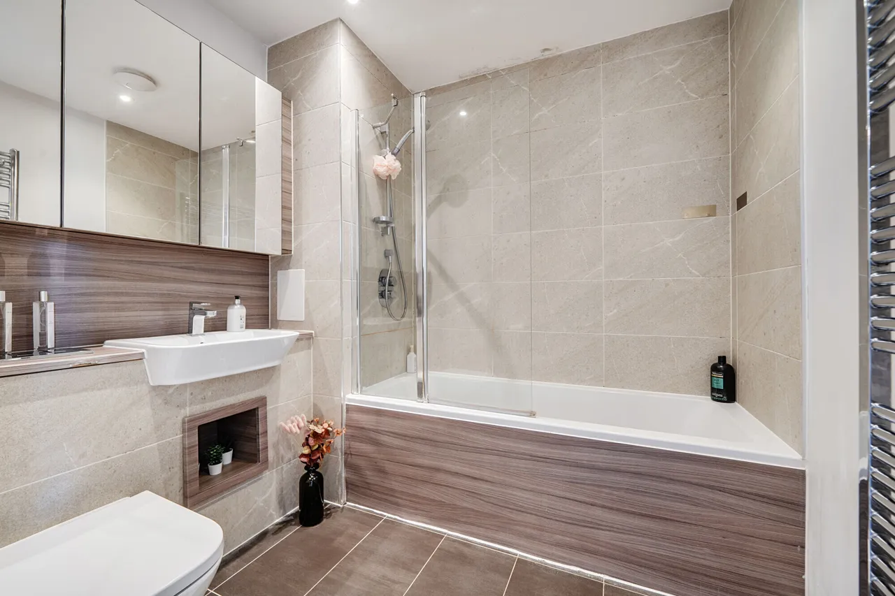 2 Dollis Valley Drive, High Barnet, EN5, photo 8