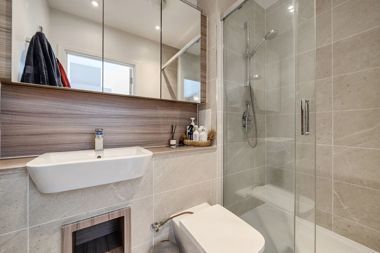 2 Dollis Valley Drive, High Barnet, EN5, photo 14