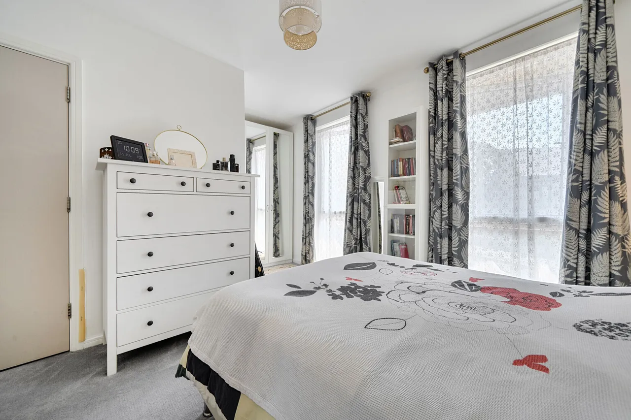 2 Dollis Valley Drive, High Barnet, EN5, photo 10