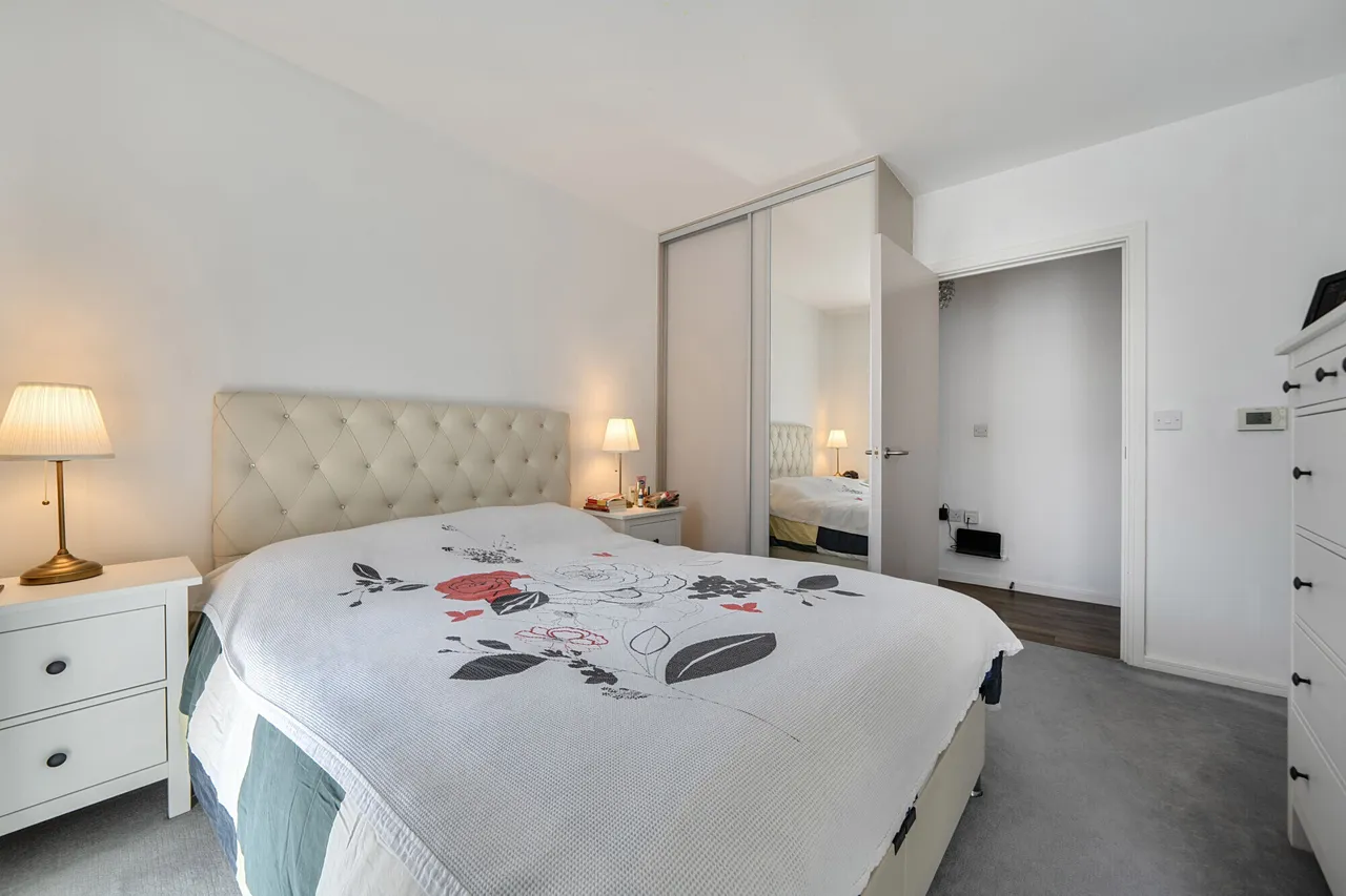 2 Dollis Valley Drive, High Barnet, EN5, photo 5