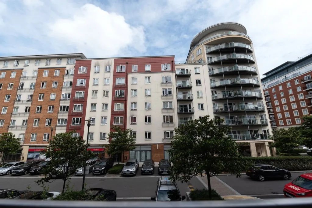 Boulevard Drive, Beaufort Park, NW9, photo 10