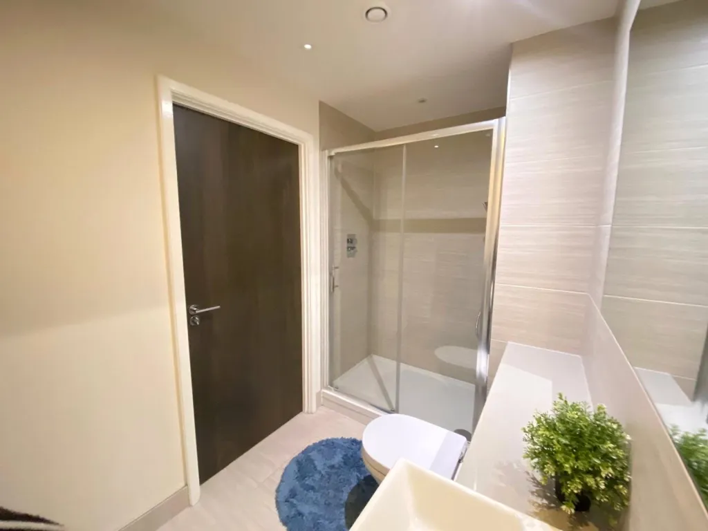 Boulevard Drive, Beaufort Park, NW9, photo 8