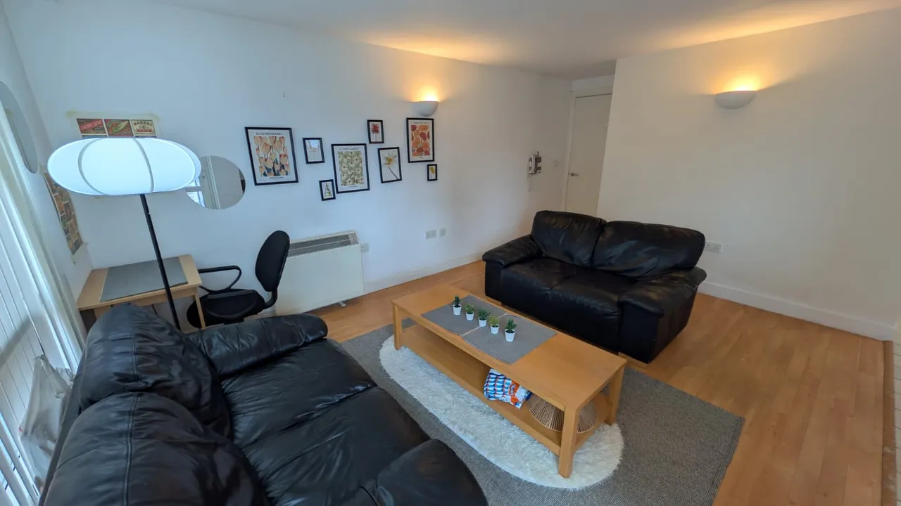 W3, Whitworth Street West, photo 9