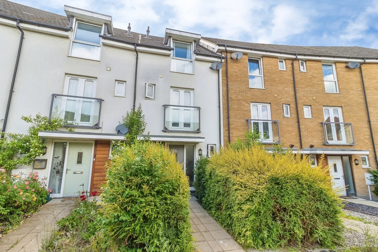 3 bed house for sale — Top Fair Furlong, Redhouse Park, Milton Keynes, Buckinghamshire, MK14