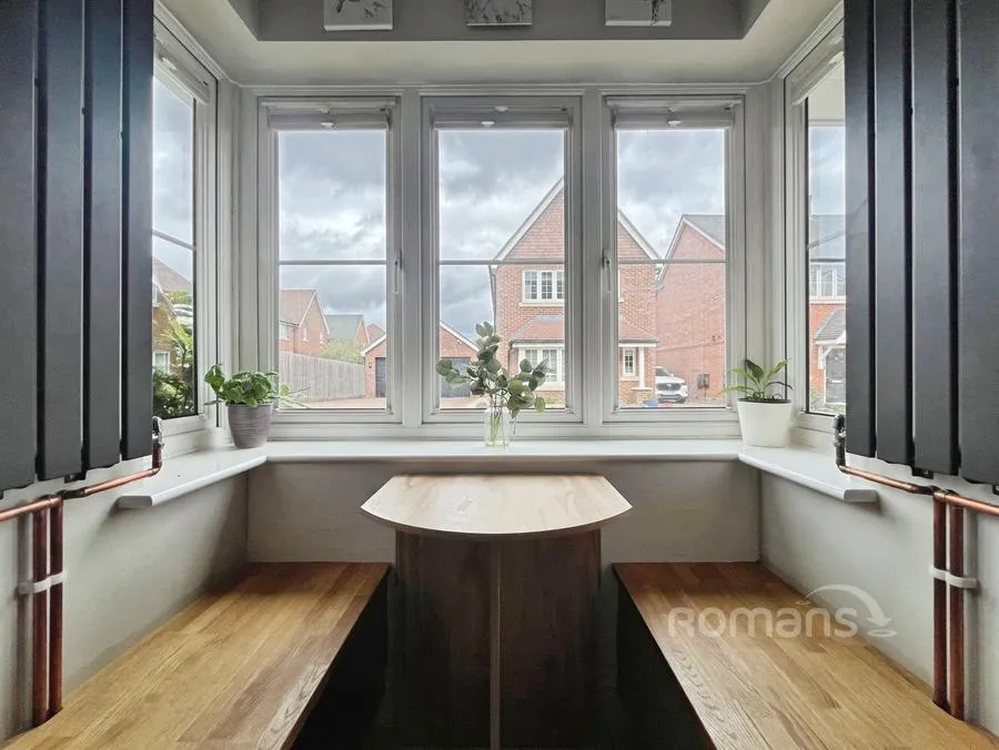 Skylark Place, Badshot Lea, GU9, photo 5