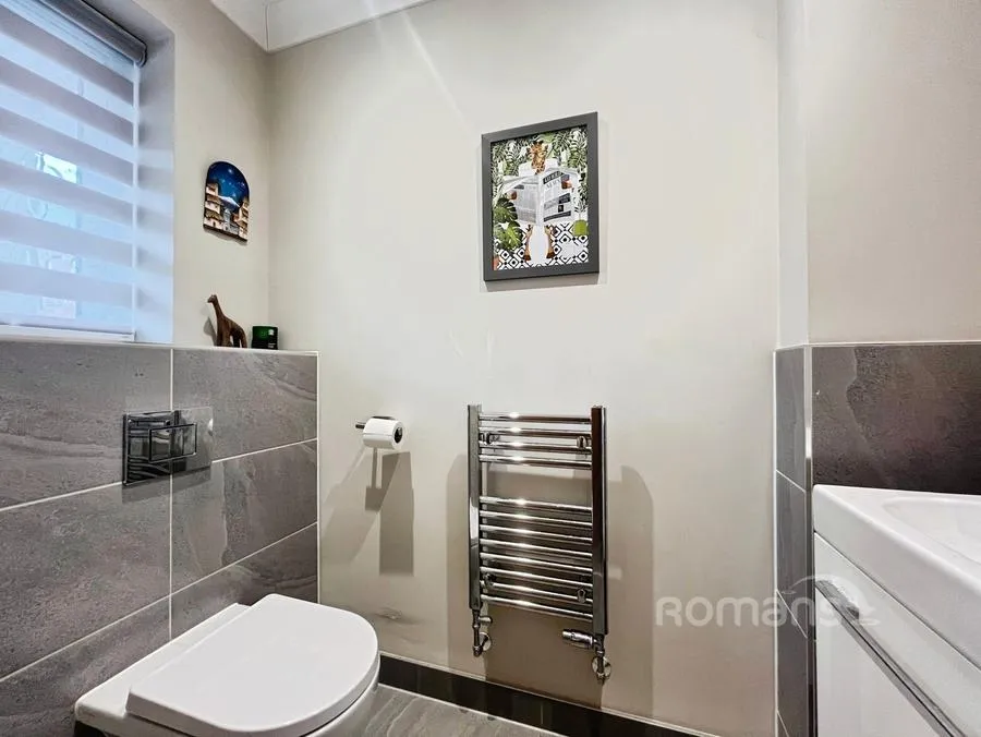 Skylark Place, Badshot Lea, GU9, photo 14