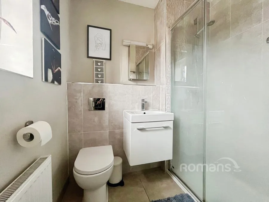 Skylark Place, Badshot Lea, GU9, photo 8