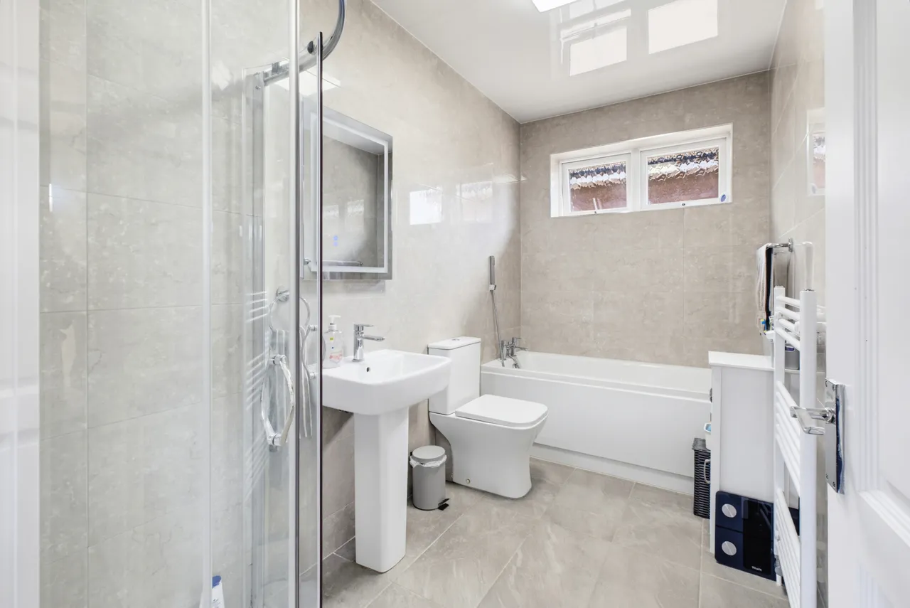 Bushey Close, Sutton Coldfield, Sutton Coldfield, B74 3JG, photo 30