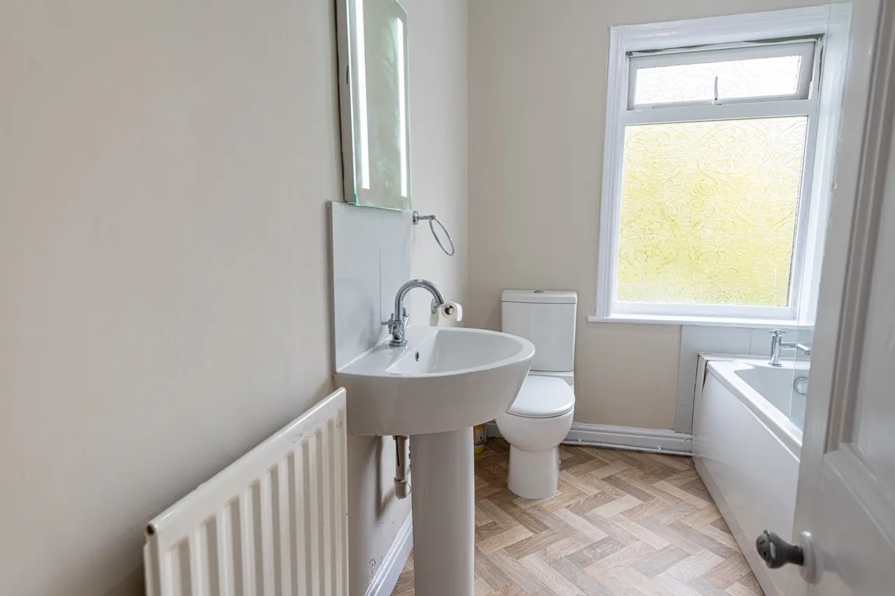 Holyhead Road, Oakengates, TF2, photo 13