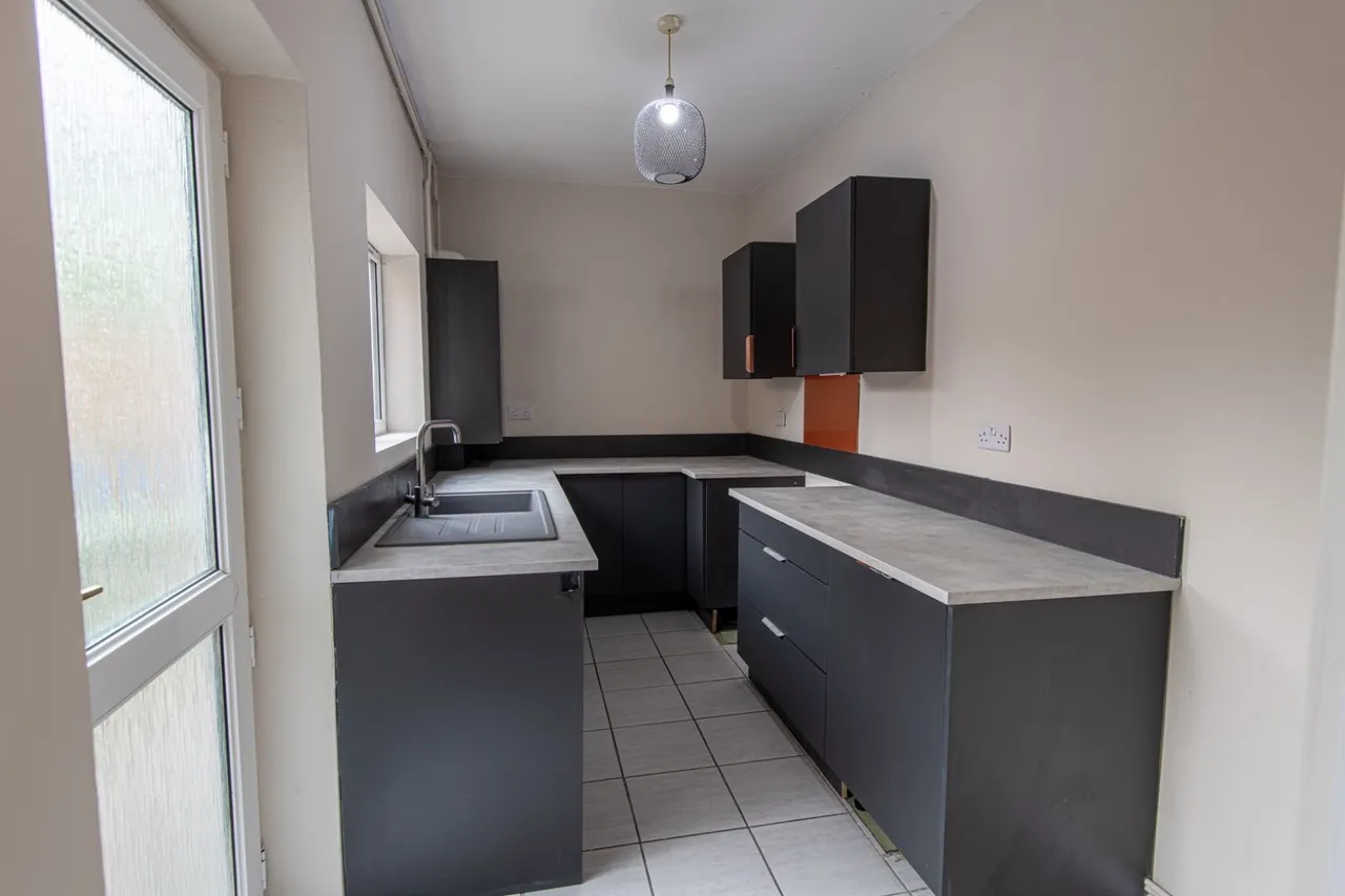 Holyhead Road, Oakengates, TF2, photo 2