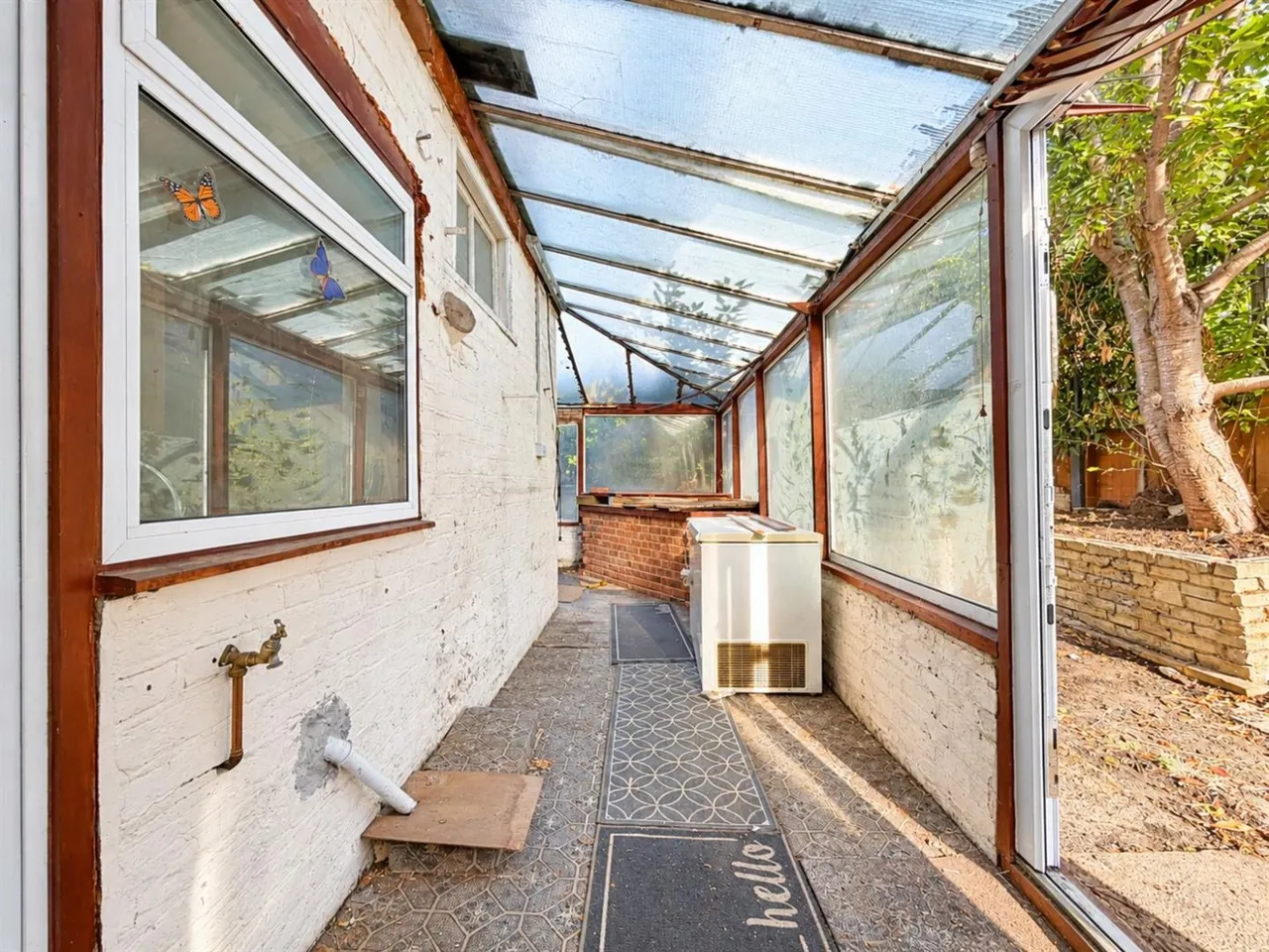 Semi-Detached For SaleUpton Road, Hounslow, TW3, photo 5
