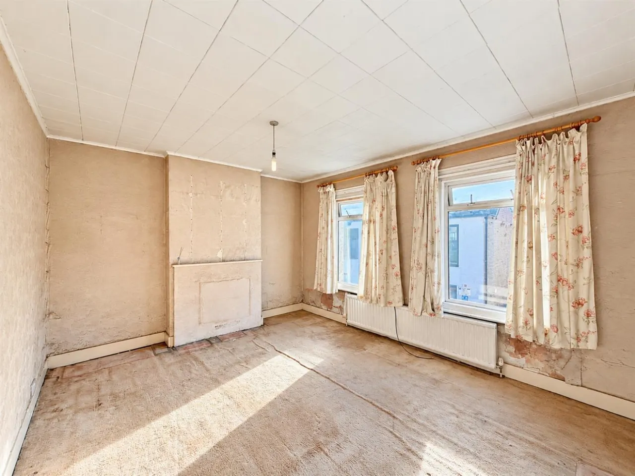 Semi-Detached For SaleUpton Road, Hounslow, TW3, photo 4