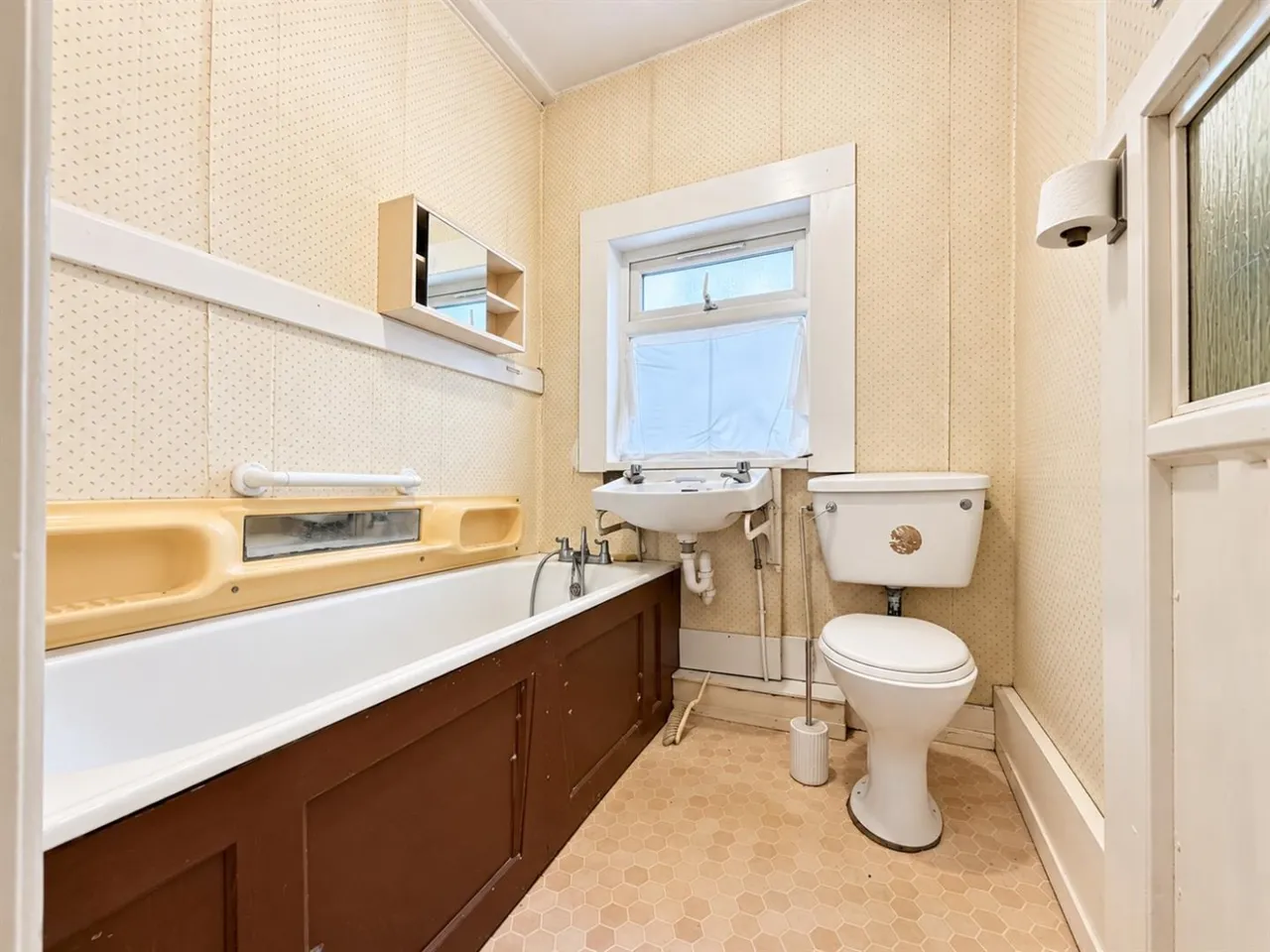 Semi-Detached For SaleUpton Road, Hounslow, TW3, photo 7