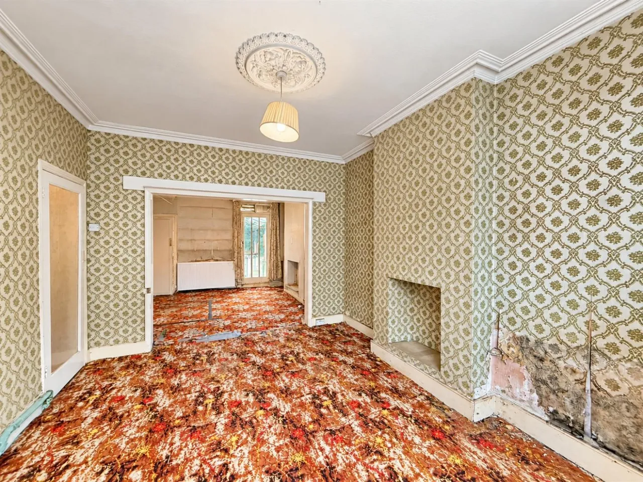 Semi-Detached For SaleUpton Road, Hounslow, TW3, photo 2