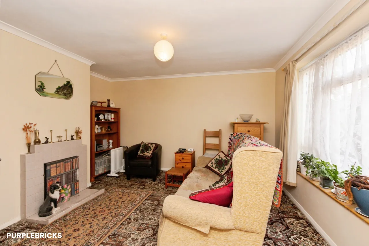 Little Heath Road, Woking, GU24, photo 9