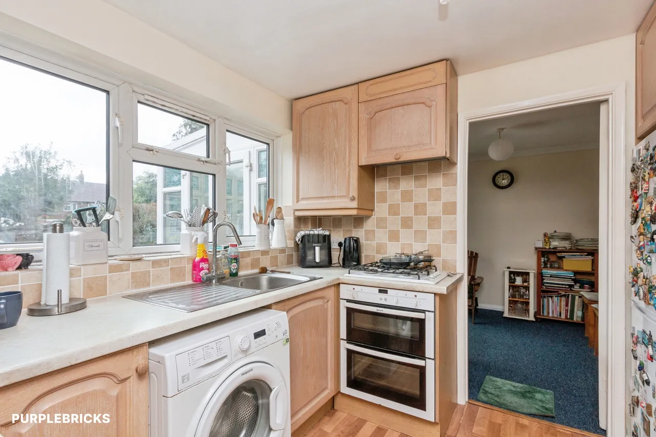 Little Heath Road, Woking, GU24, photo 18
