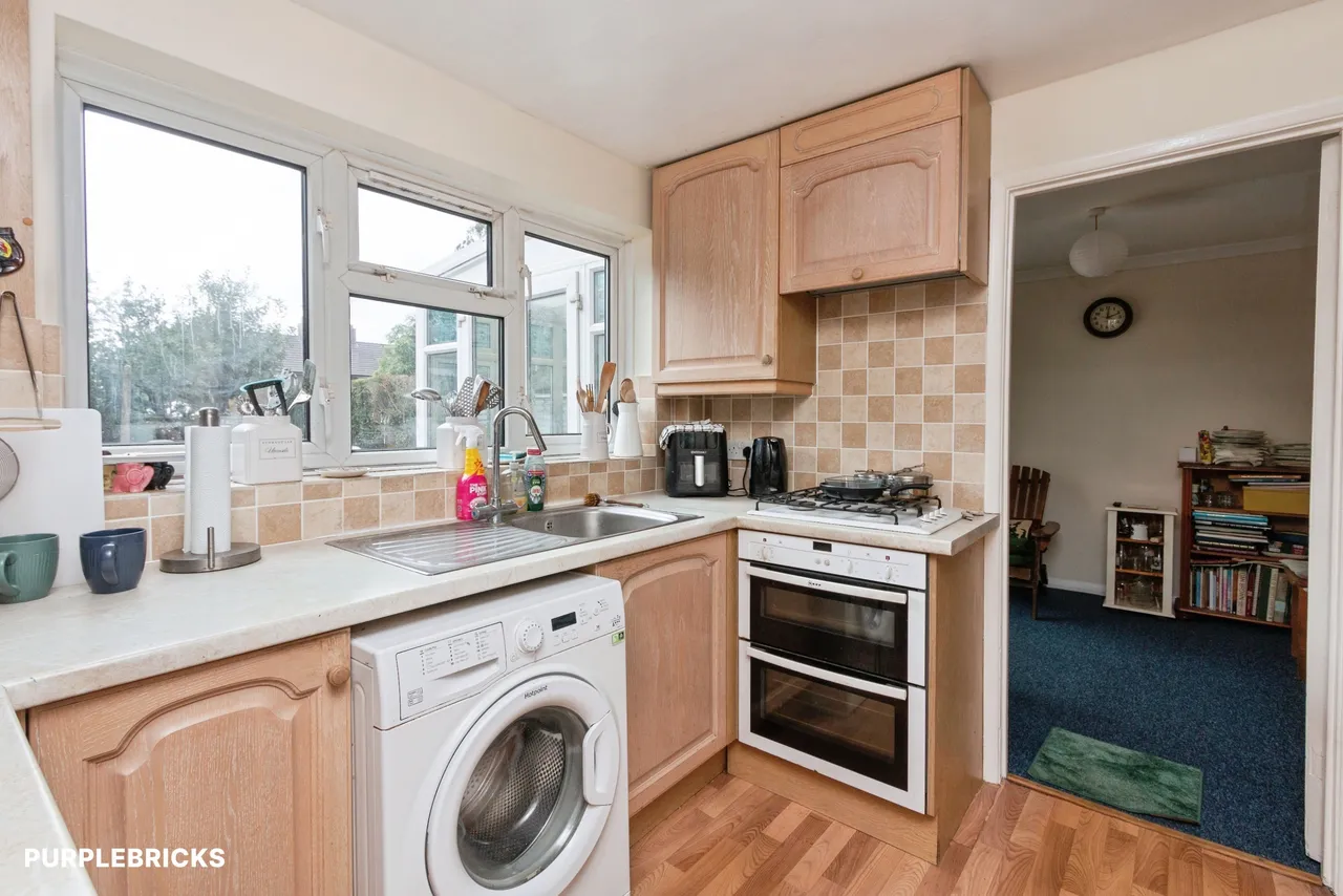 Little Heath Road, Woking, GU24, photo 17