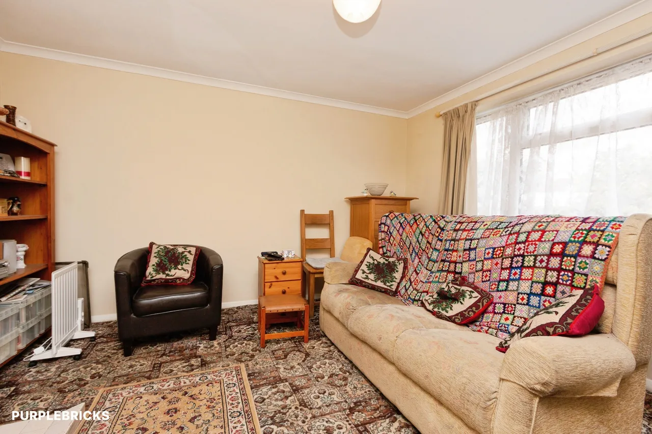 Little Heath Road, Woking, GU24, photo 8
