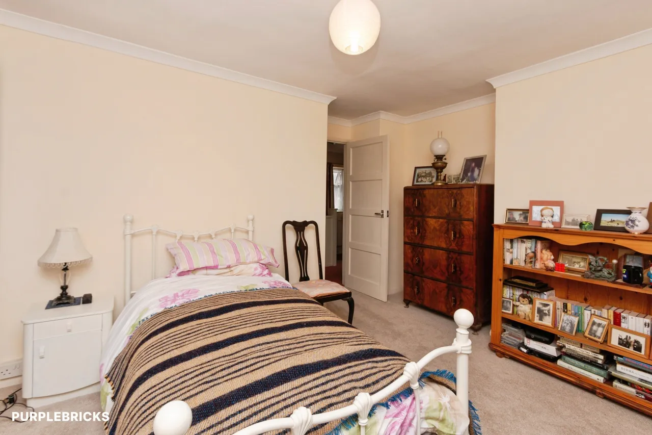 Little Heath Road, Woking, GU24, photo 21