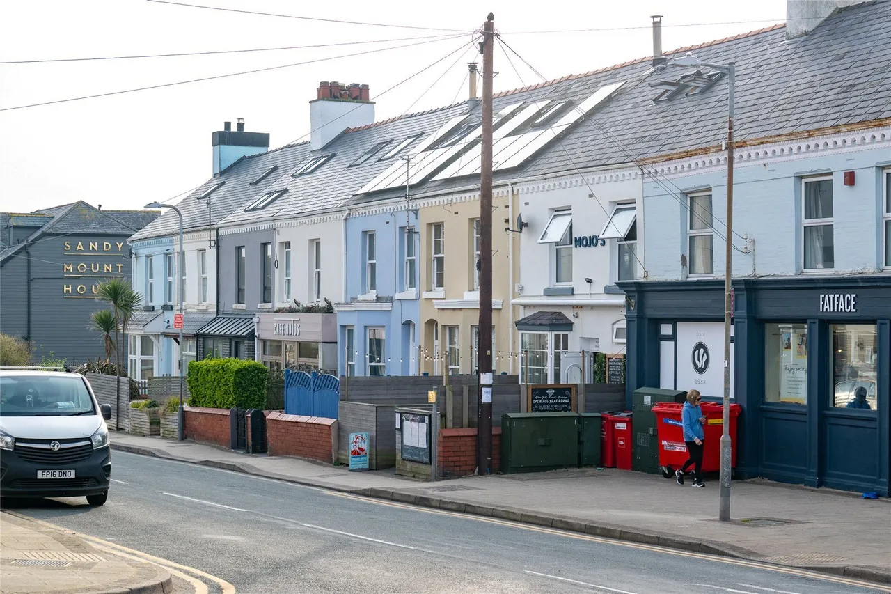High Street, Rhosneigr, LL64, photo 26