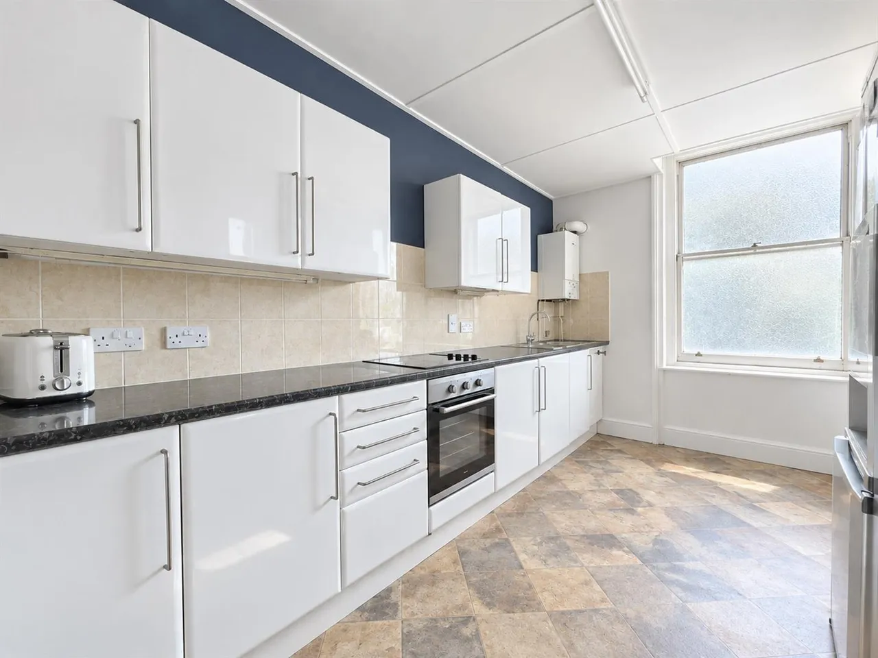Warrior Square, St Leonards-On-Sea, TN37 6BS, photo 2