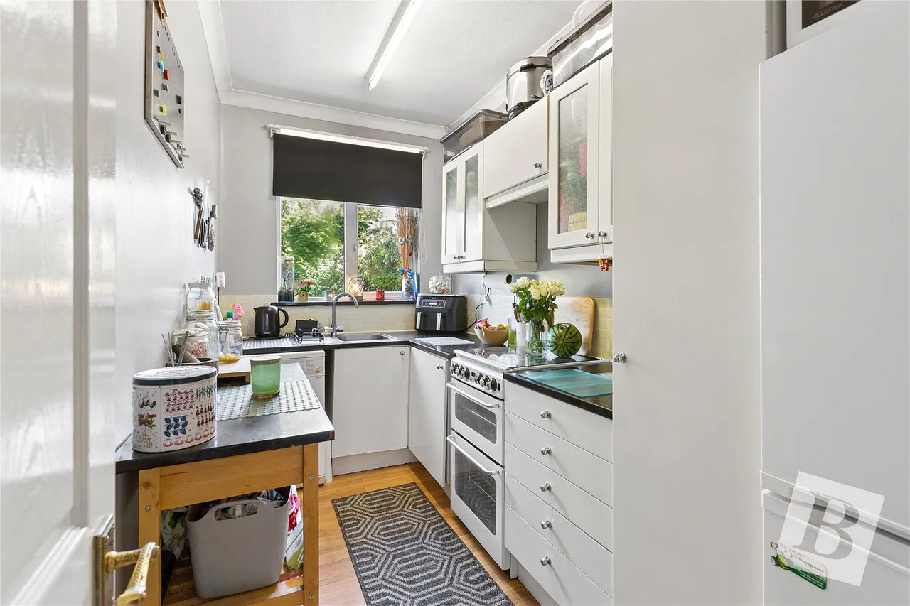 Albany Road, Chadwell Heath, RM6, photo 5